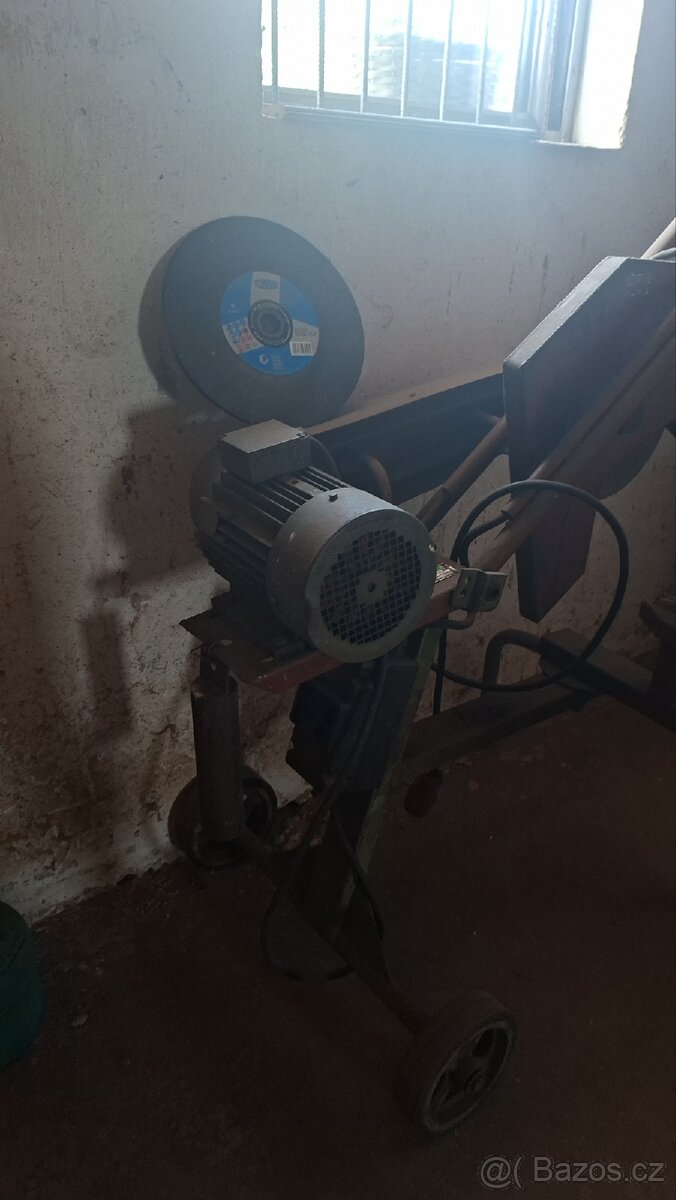Pila 3500 KČ - 7