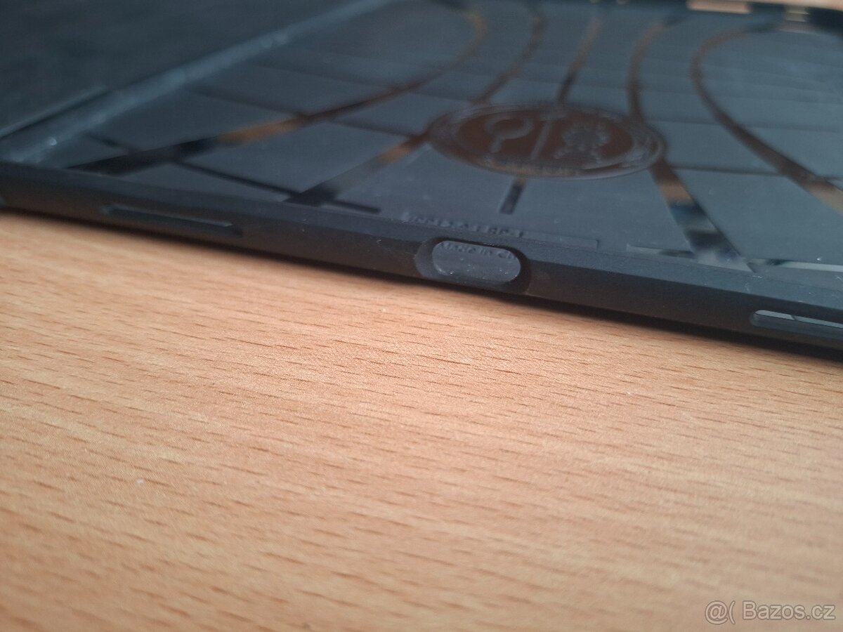 Pouzdro Spigen iPad Pro 11 - 7
