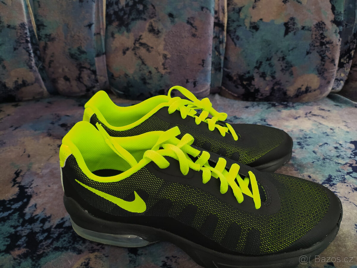 Tenisky Nike Air Max Invigor, velikost 39 - 7