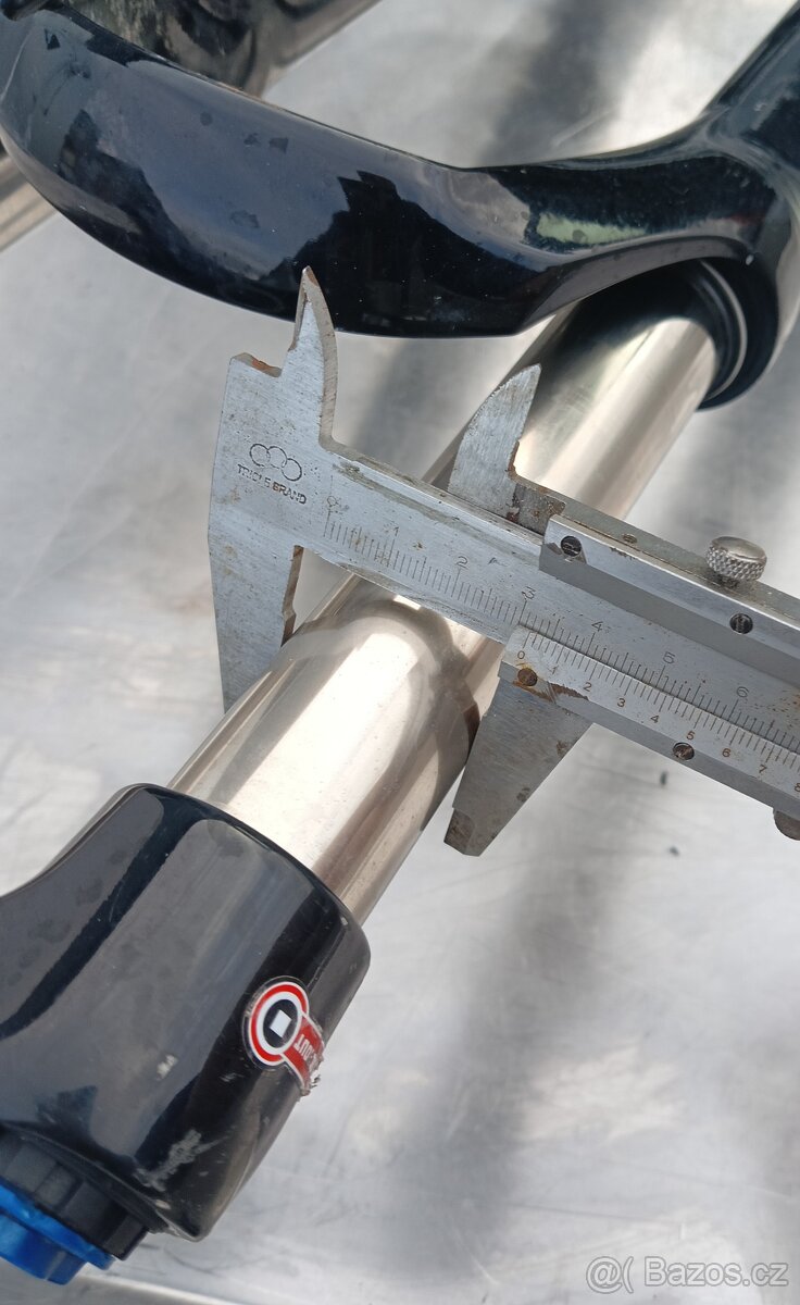 Vidlice SUNTOUR 27.5 10xcr 120mm s pevnou osou - 7