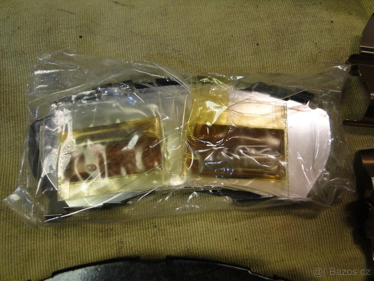 Subaru Impreza, Legacy brzdové destičky 26296FA041 - 7