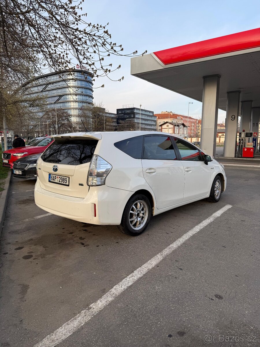 Prius + 7 Seat - 7