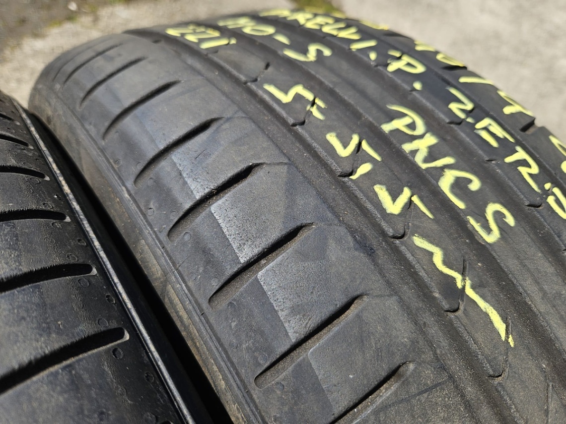 225/40R19 - 7