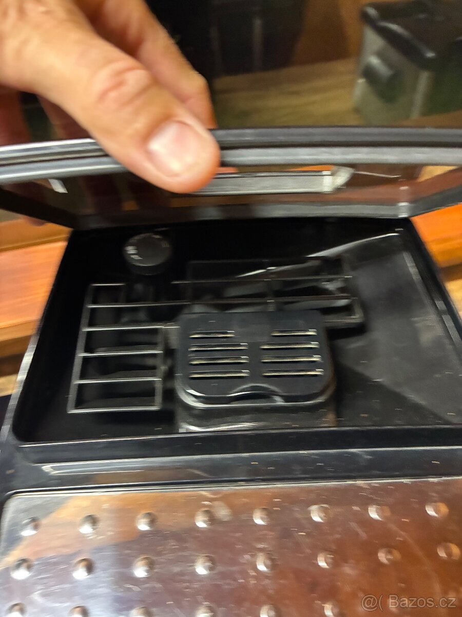 Kávovar DeLonghi Magnifica - 7