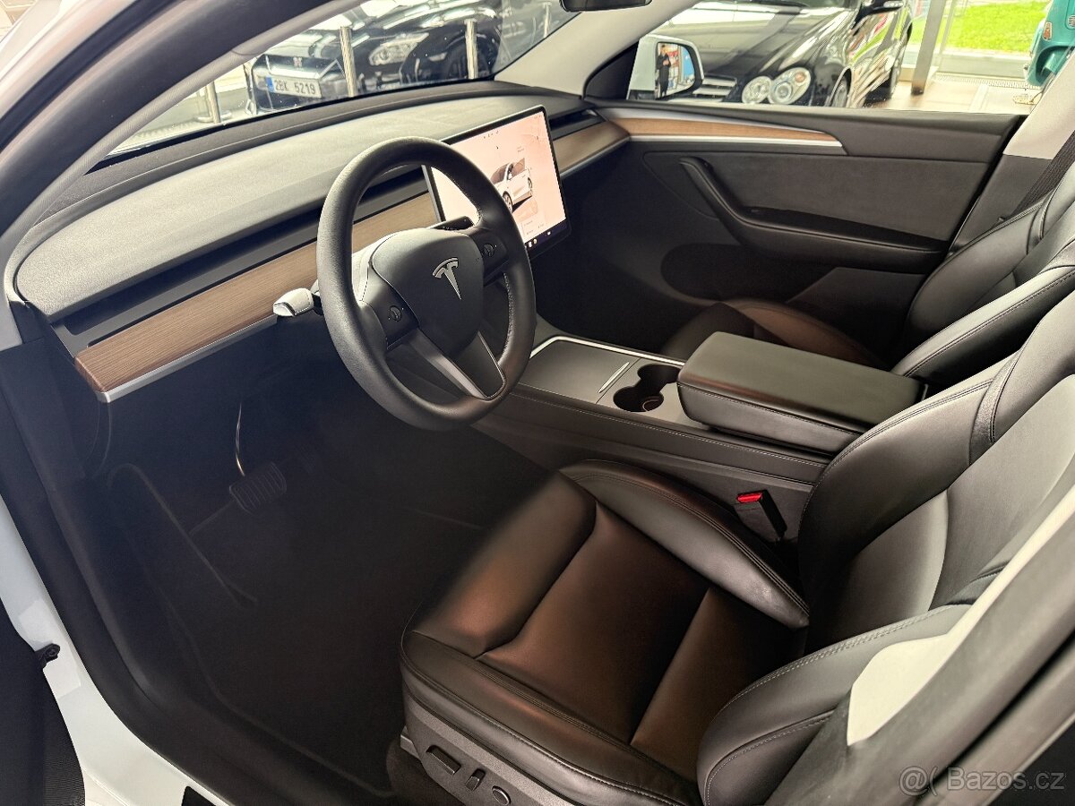 Tesla Model Y LONGRANGE,366kW,AWD,BERLÍN - 7
