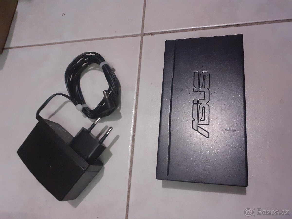 2 x Switch ASUS a ZYXEL - 7