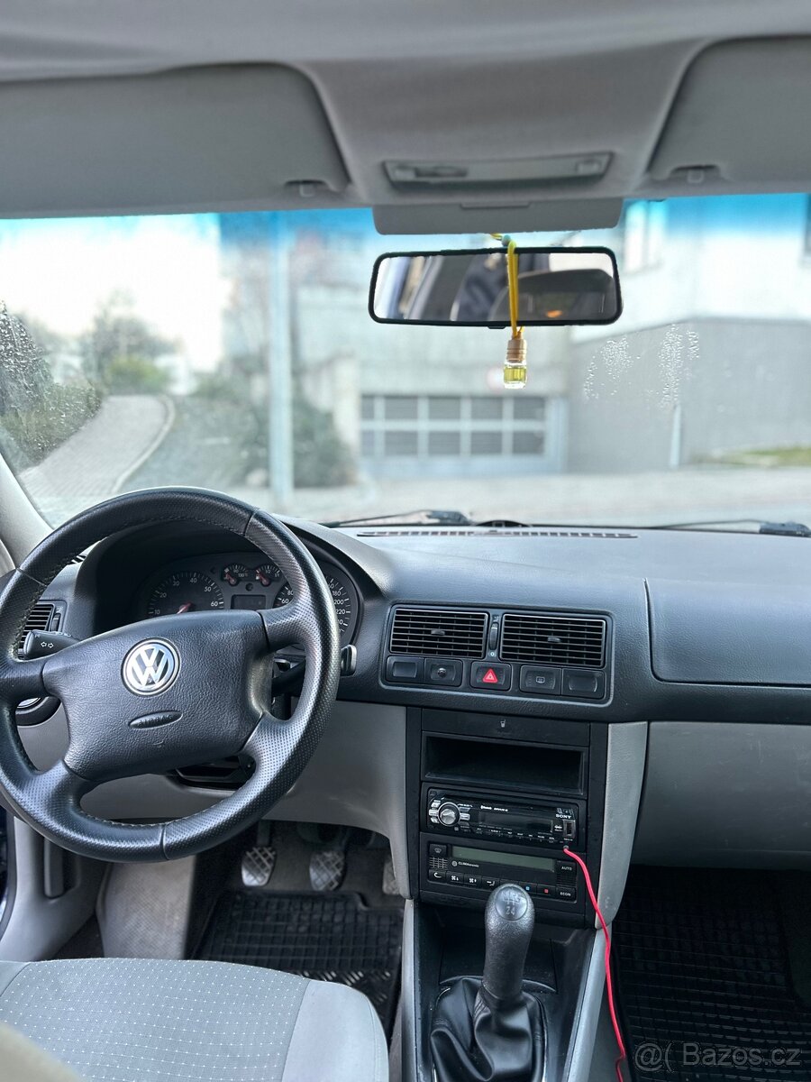 Volkswagen Golf 1.6 benzin - 7