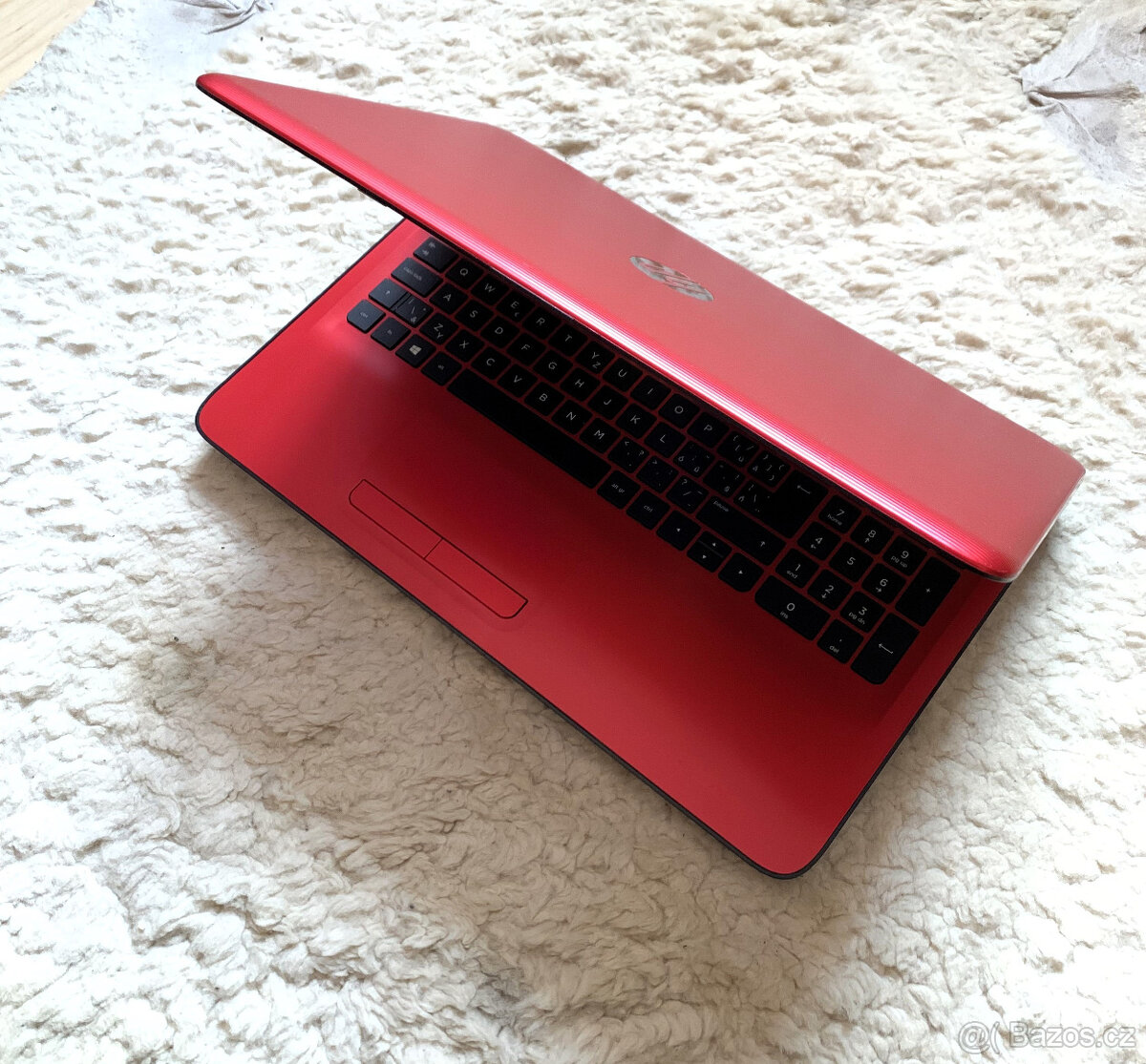 Notebook HP 15 - 4x jádro - 8GB RAM - NÁDHERNÝ NOTEBOOK - 7