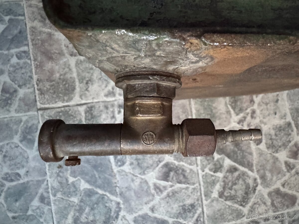 Palivová nádrž - 7