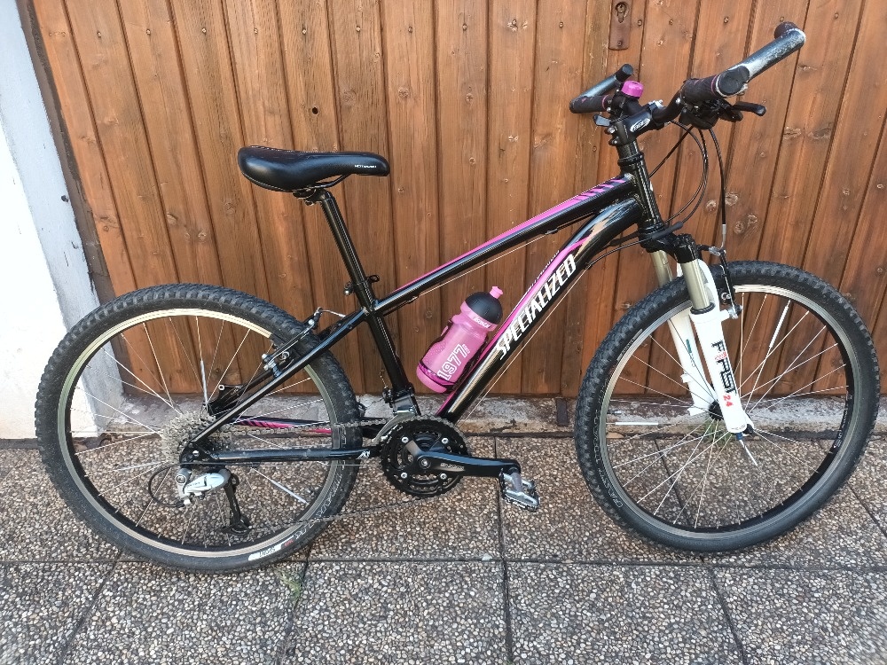 Specialized Hotrock 24" kola 3x9 rychlostí - 7