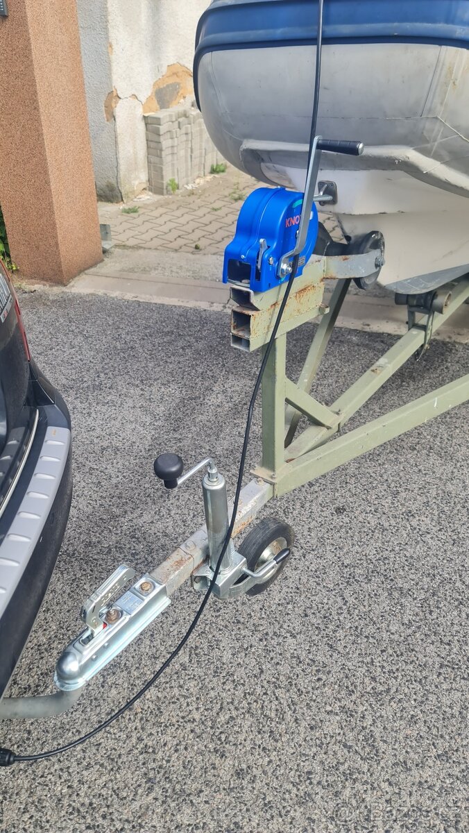 motorový člun VALIANT V-400 c motorem Mercury F25EL s vlekem - 7