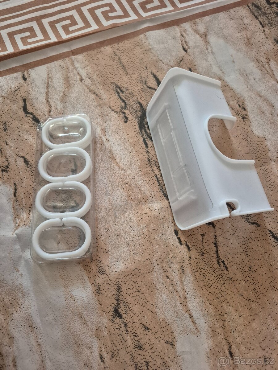 Koupelnový závěs a držák fenu na zeď. - 7