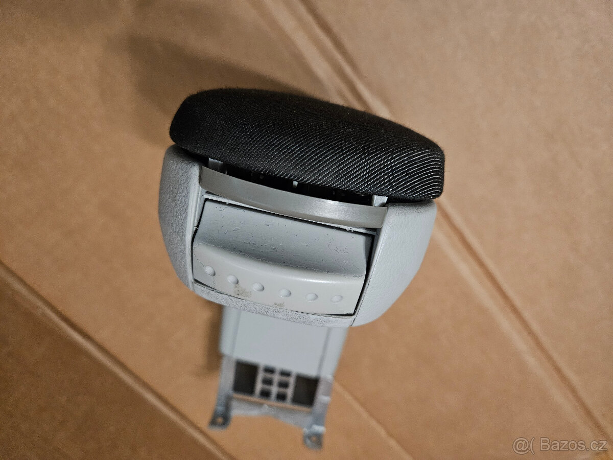 Škoda Fabia 2 Roomster loketní opěrka - 7