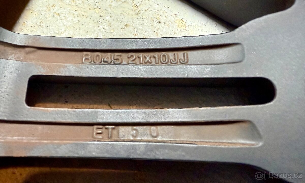 Porsche 21" 4ks alu disky. Porsche GTS Spider - 7