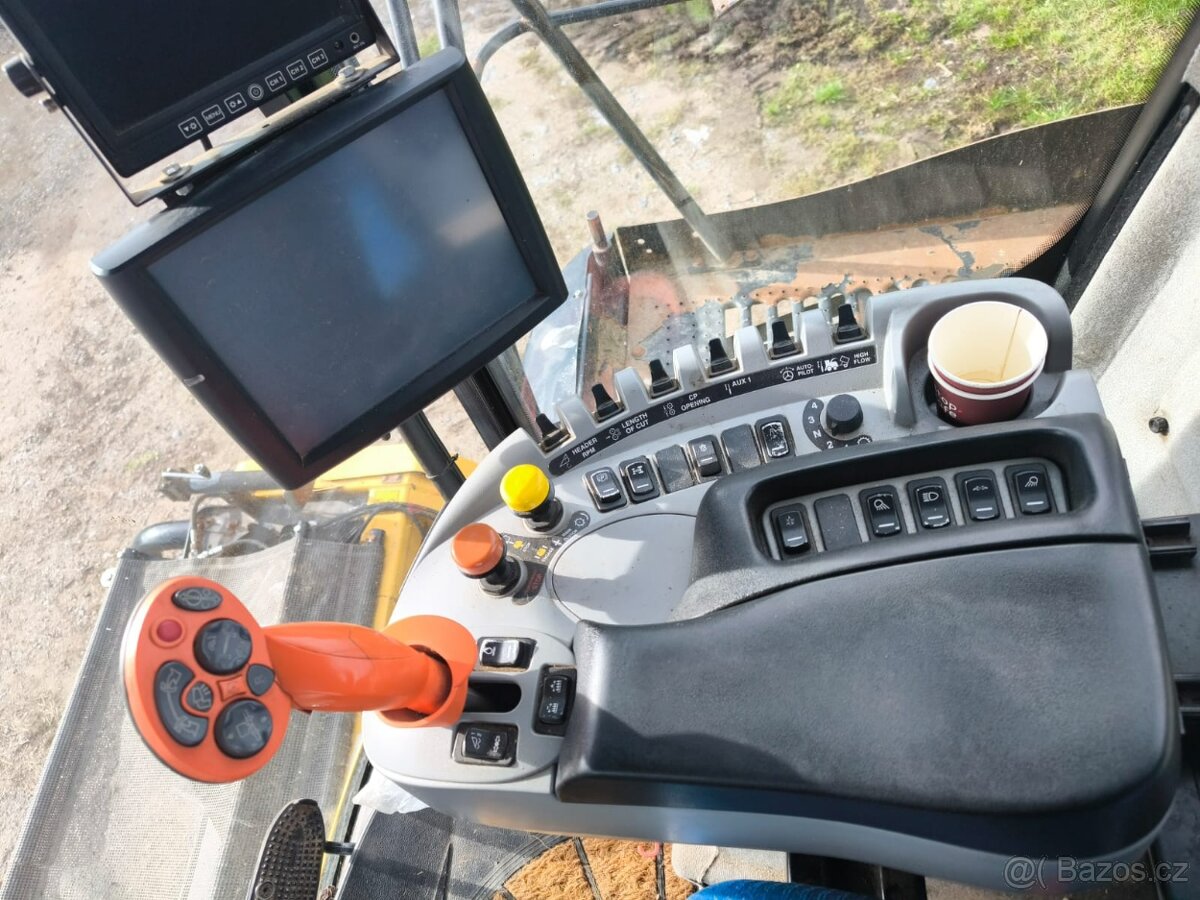 Sklízecí řezačka New Holland FR850 - 7