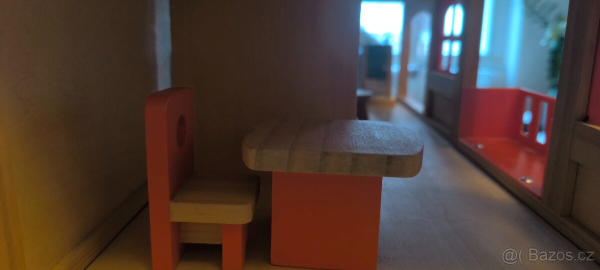 Dřevěný domeček pro panenky - 7