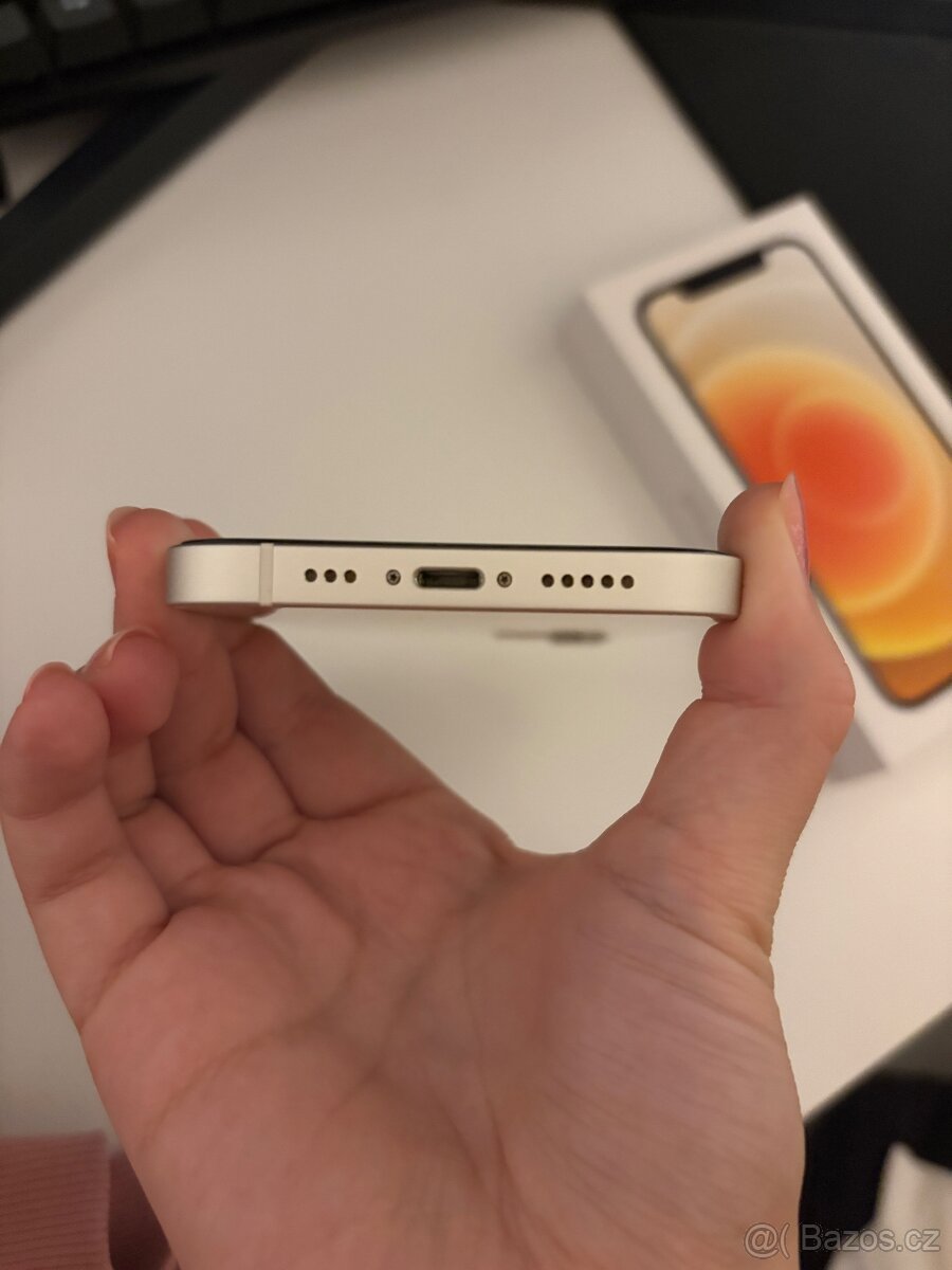 iPhone 12 256GB bílý - 7