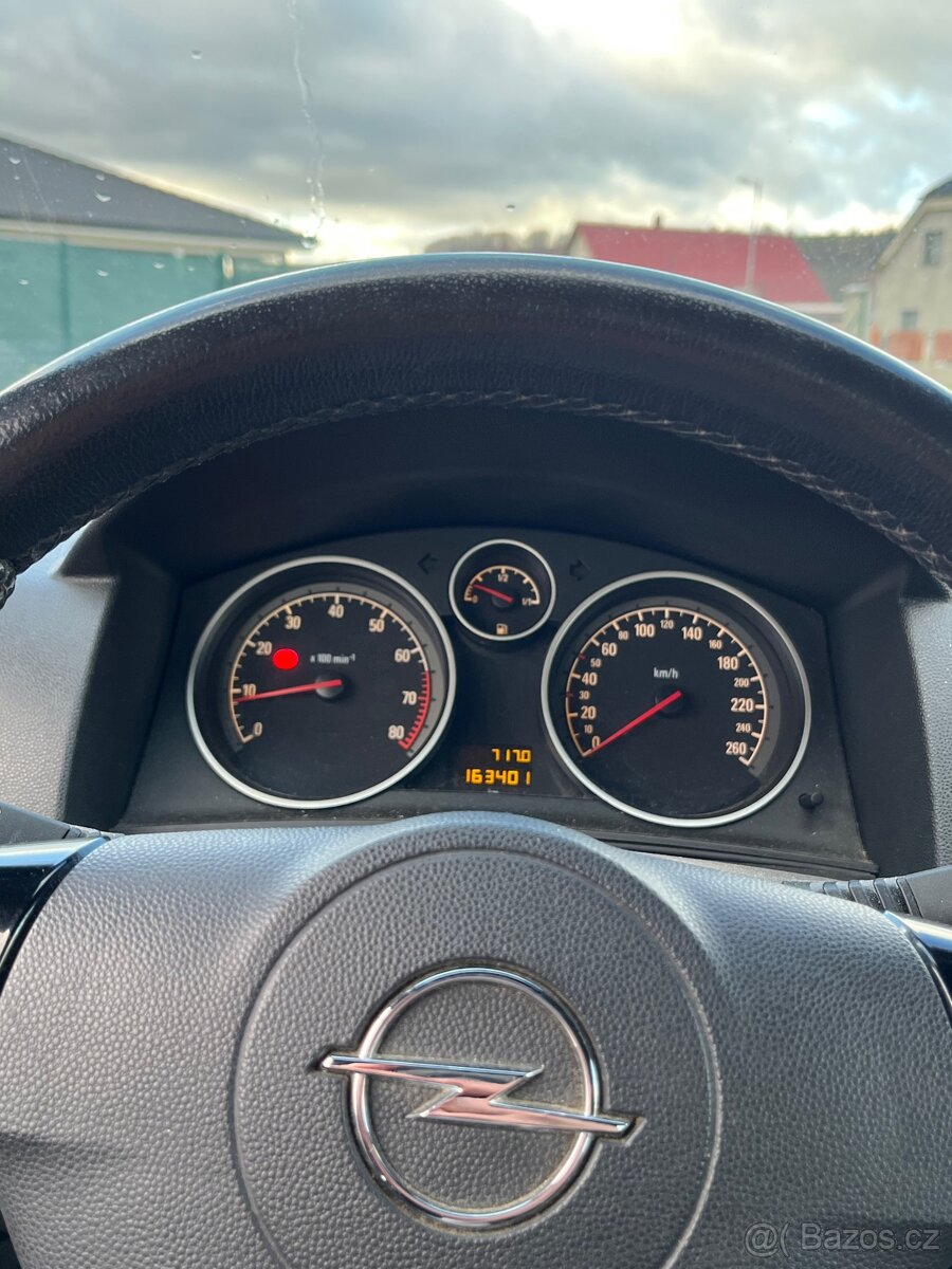 Opel Astra H TwinTop Cabrio - 7