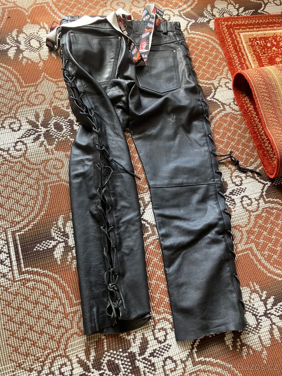 BUNDA A KALHOTY NA MOTORKU - 7