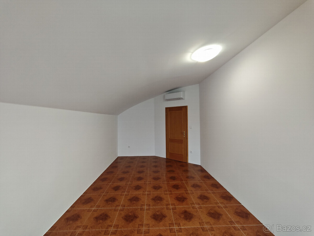 Pronájem bytu 2+1 63 m², Pardubice - Zelené Předměstí - 7