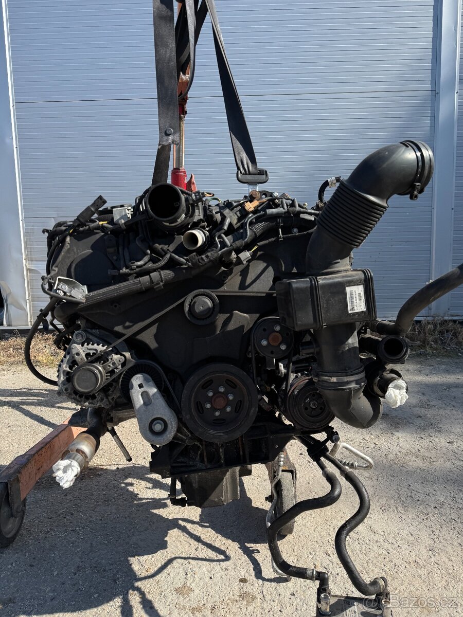 -----LAND ROVER RANGE ROVER 3.0 D V6 BiTURBO----- - 7