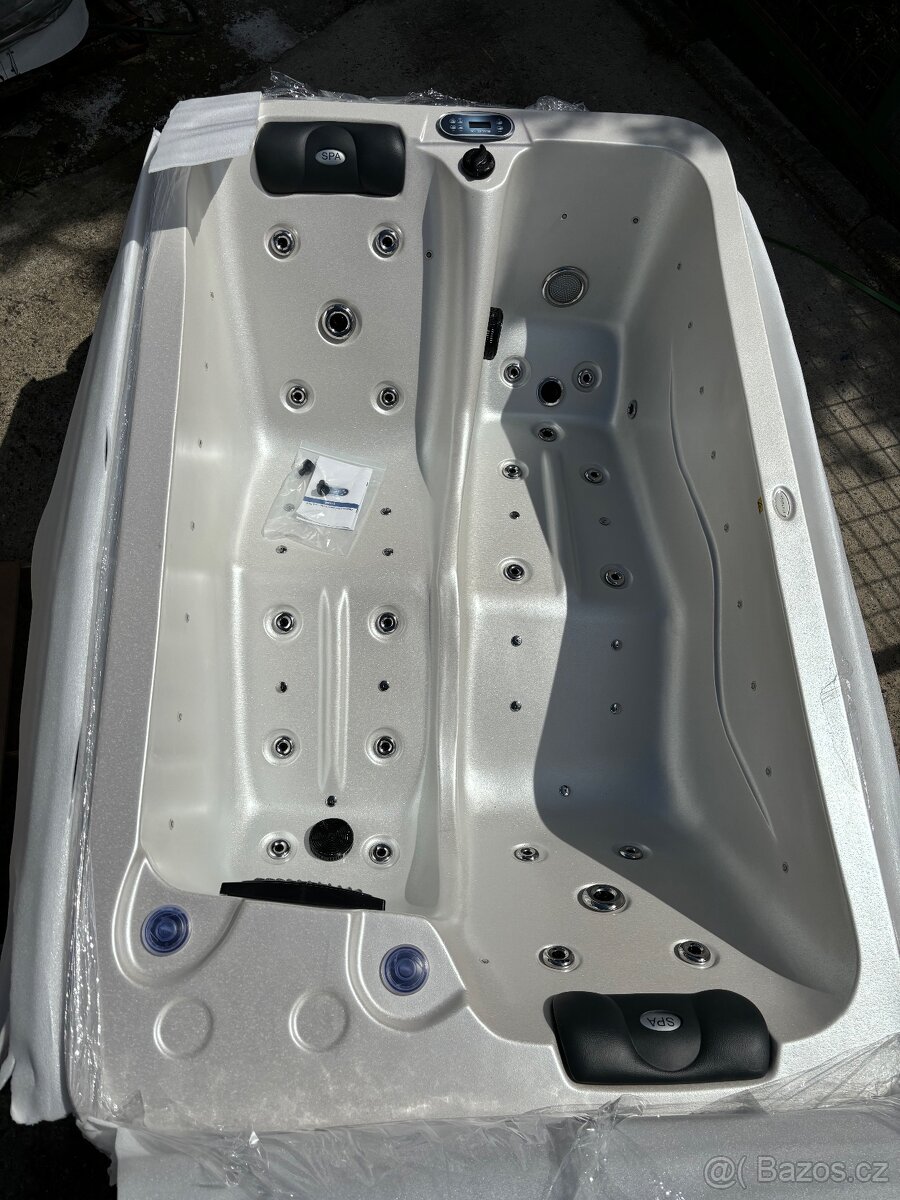 Vířivka Balboa pro dvě osoby. - 7