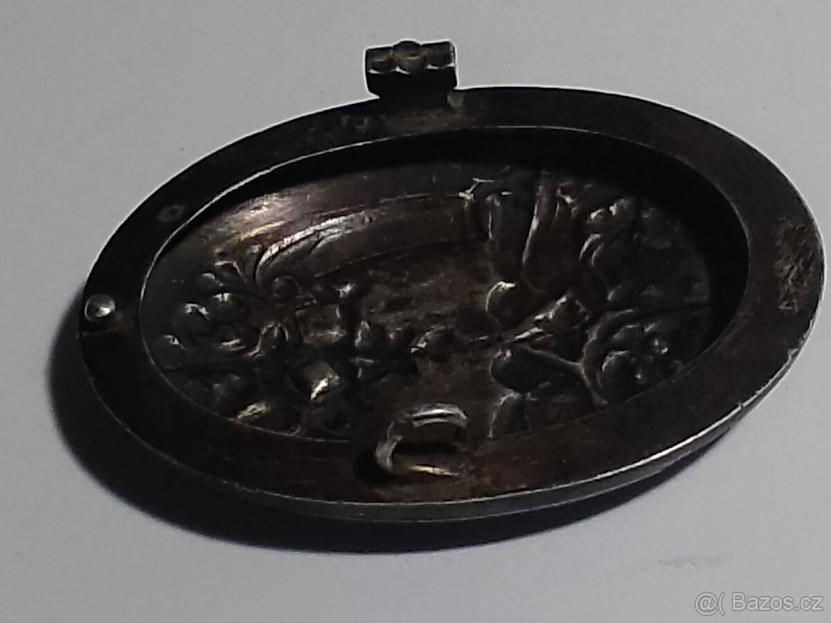 Stříbrná brož - 7