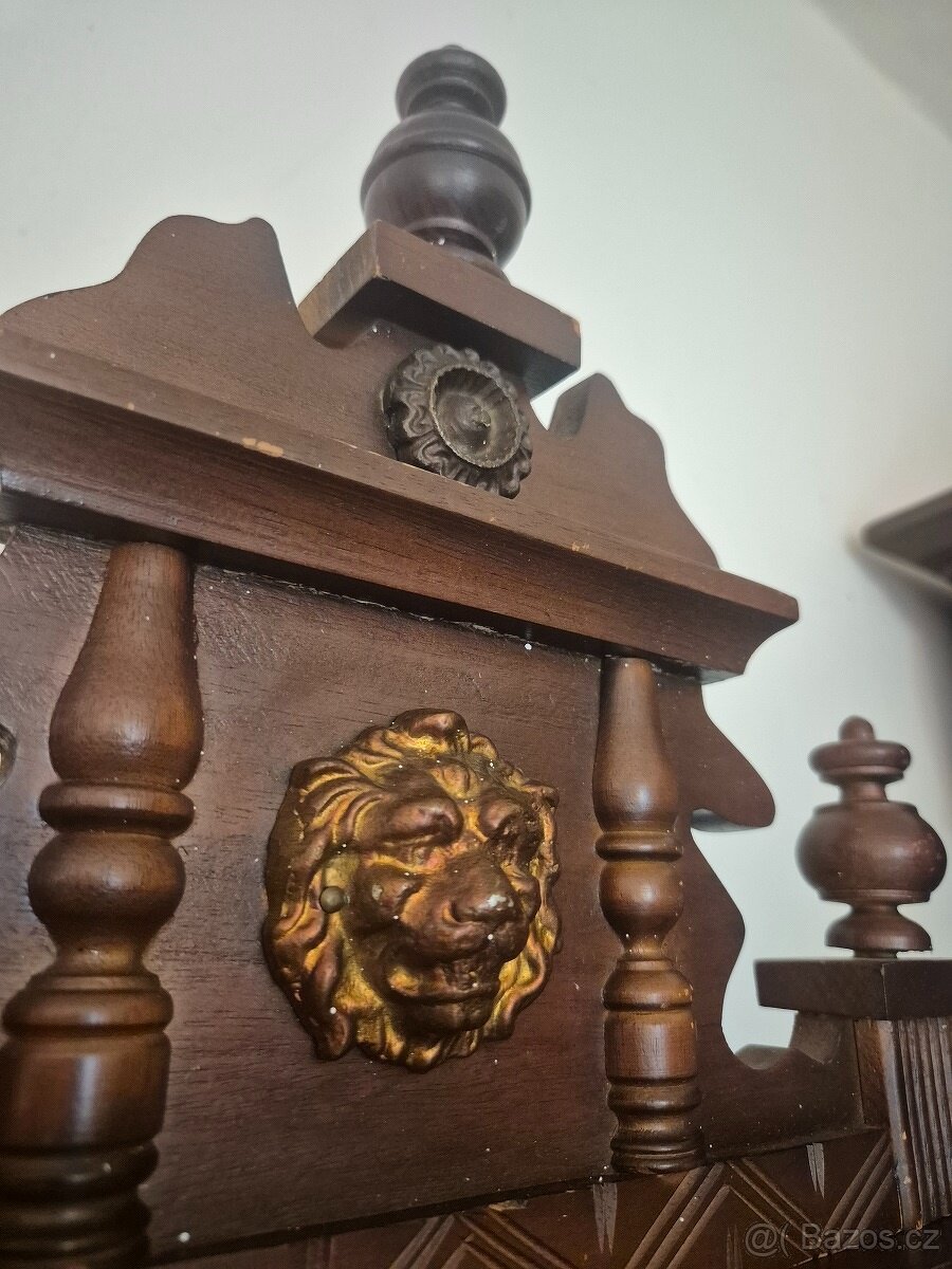 Zajímavě zdobené nástěnné hodiny – krásný design, funkční - 7