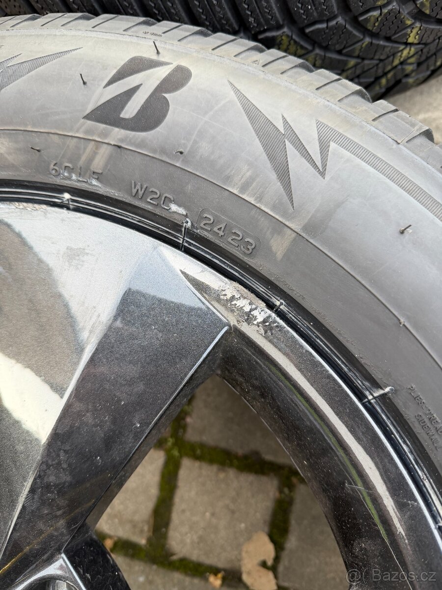 ORIGINÁL Alu Škoda NANUQ R17, 5x112 - ZIMNÍ PNEU - 7