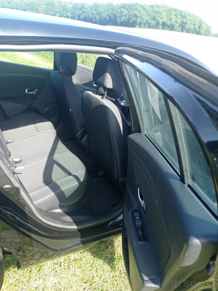 Renault MEGANE III 1,6 - 7