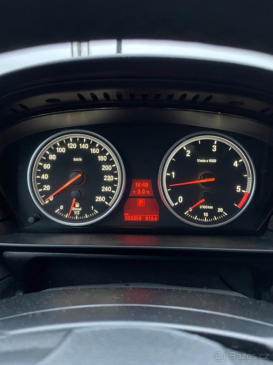 /// BMW E60 525d LCI - 7