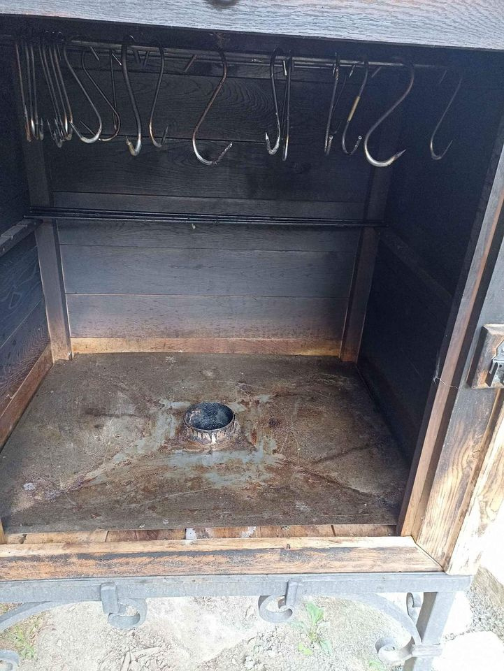 Kovaná dubová udírna - 7