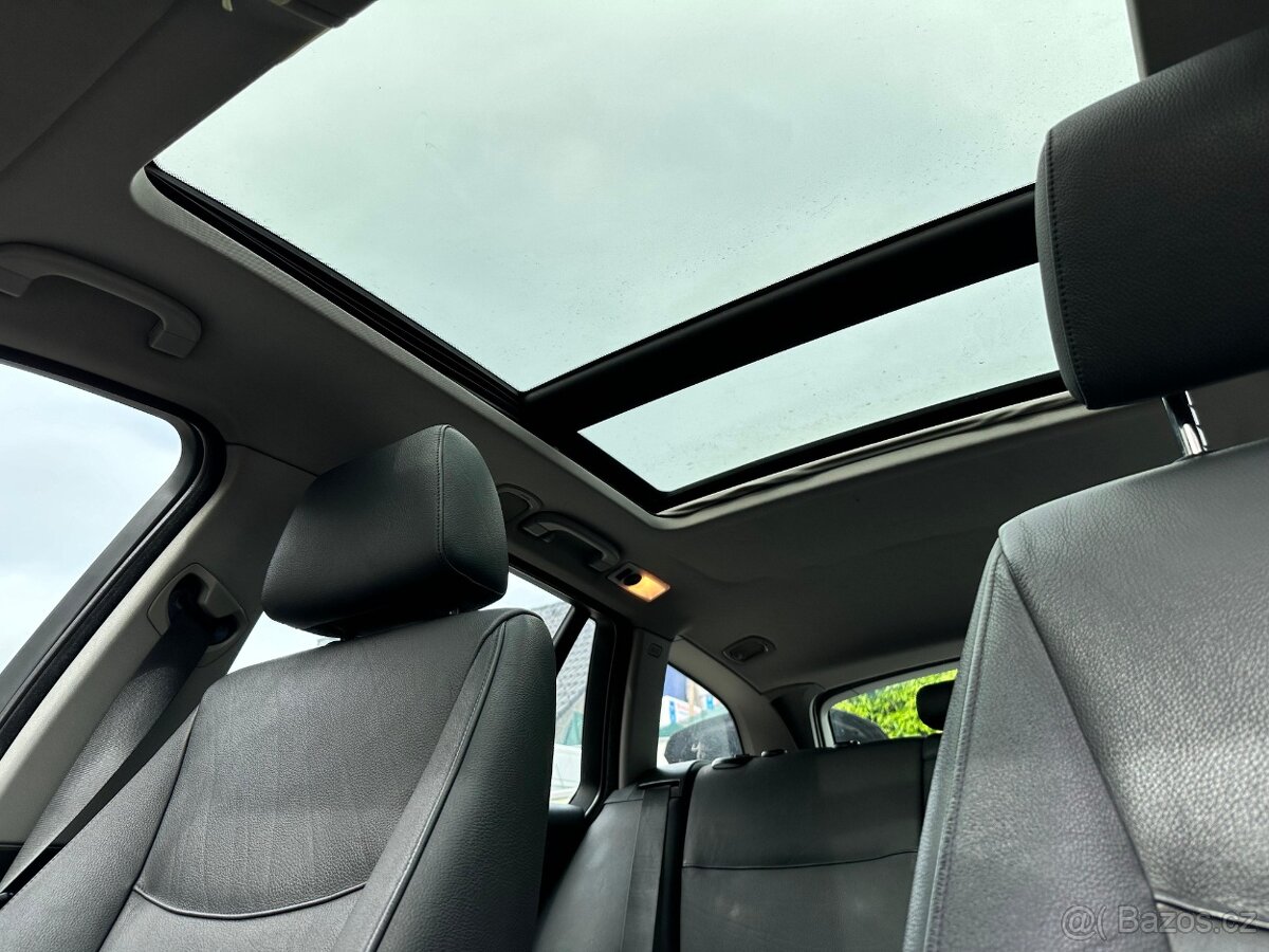 BMW E91 320d M47 automat kůže navigace panorama - 7