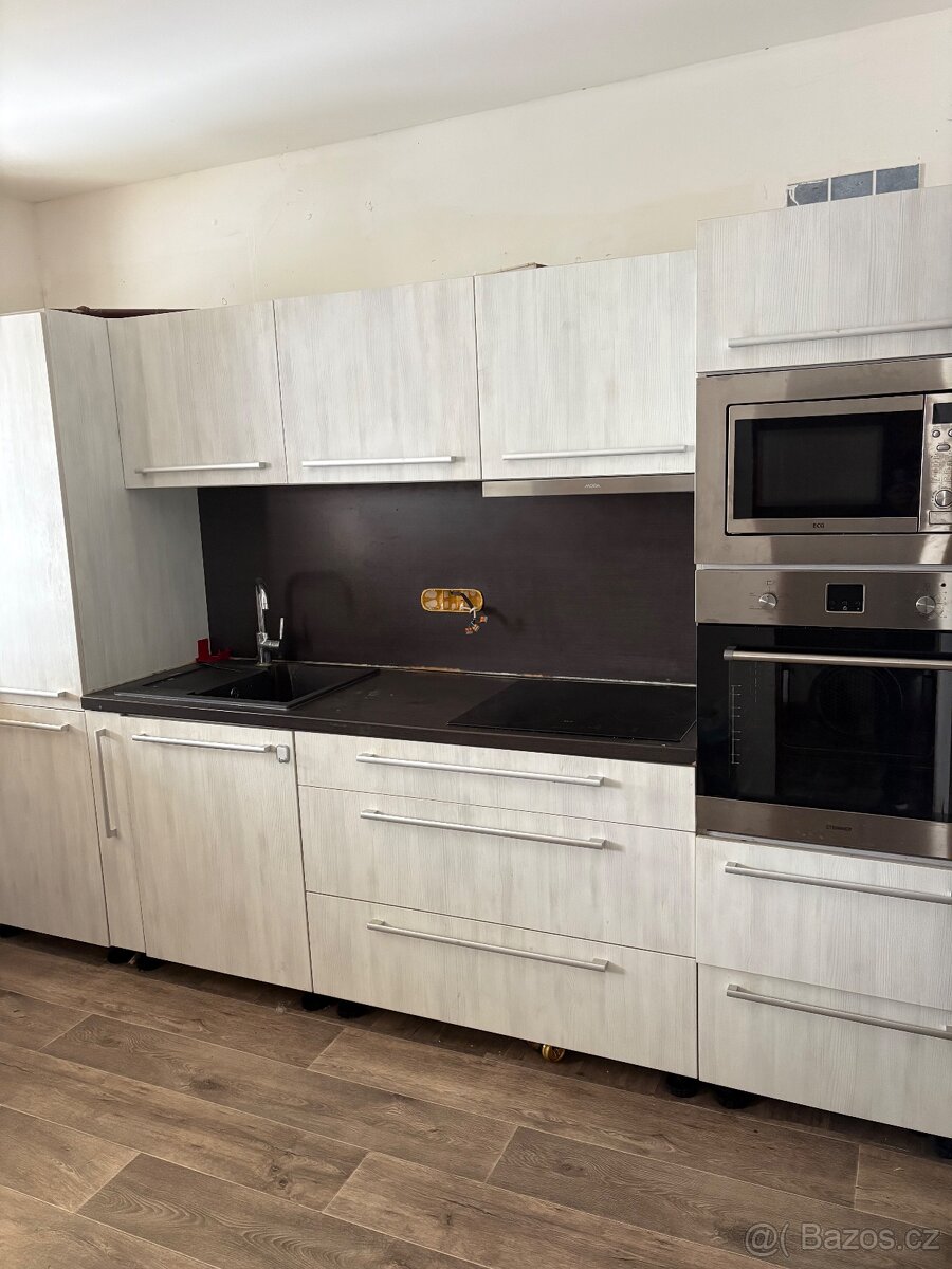 Kuchynská linka - 7