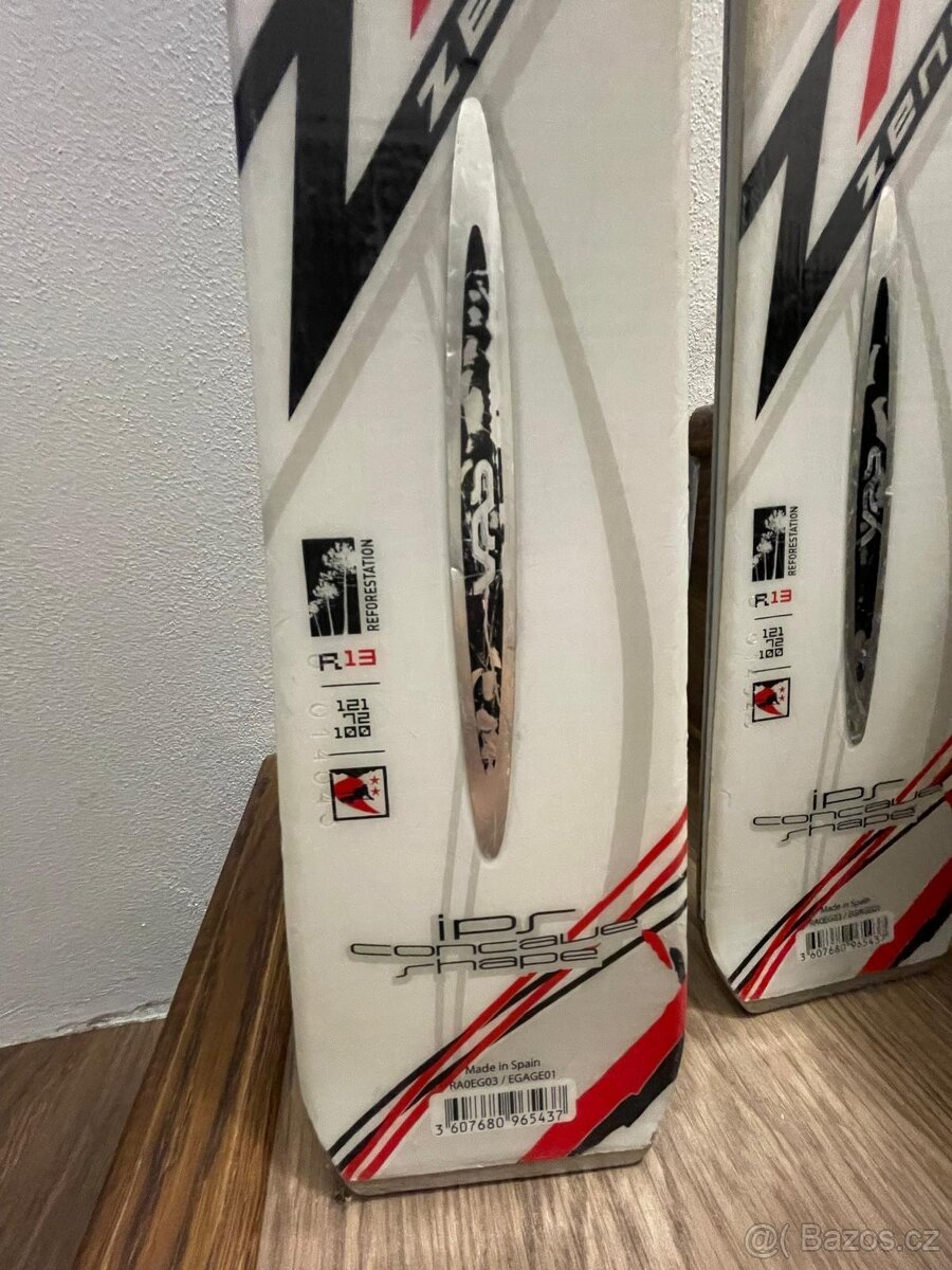 Sjezdové lyže Rossignol + hůlky - 7