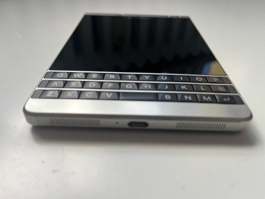 BlackBerry Passport Silver edition - 7
