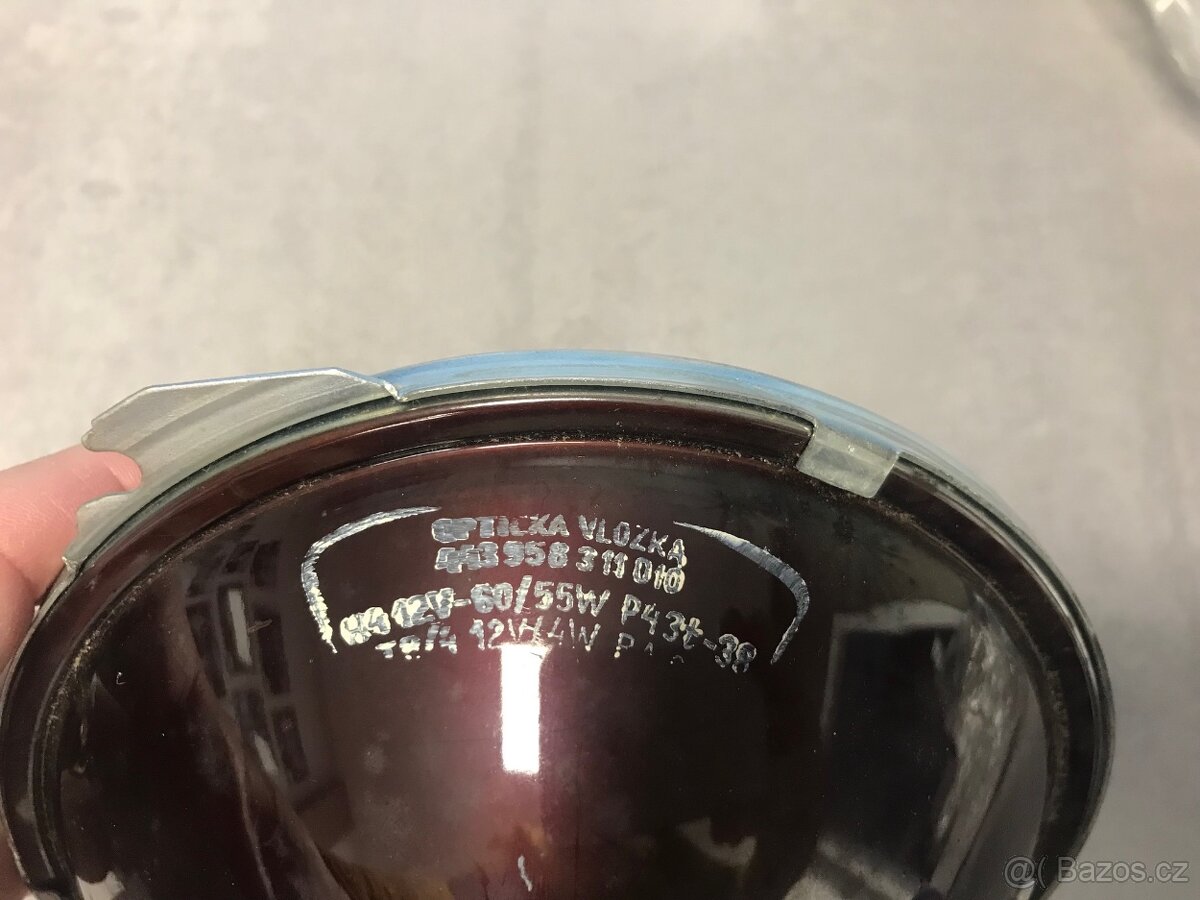 Světla, blinkry, skla, vnitřní zpětné zrcátko na Škodu 1000 - 7