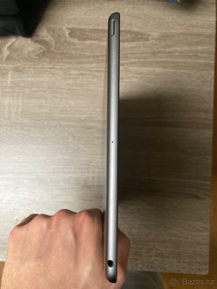iPad 7 - 7