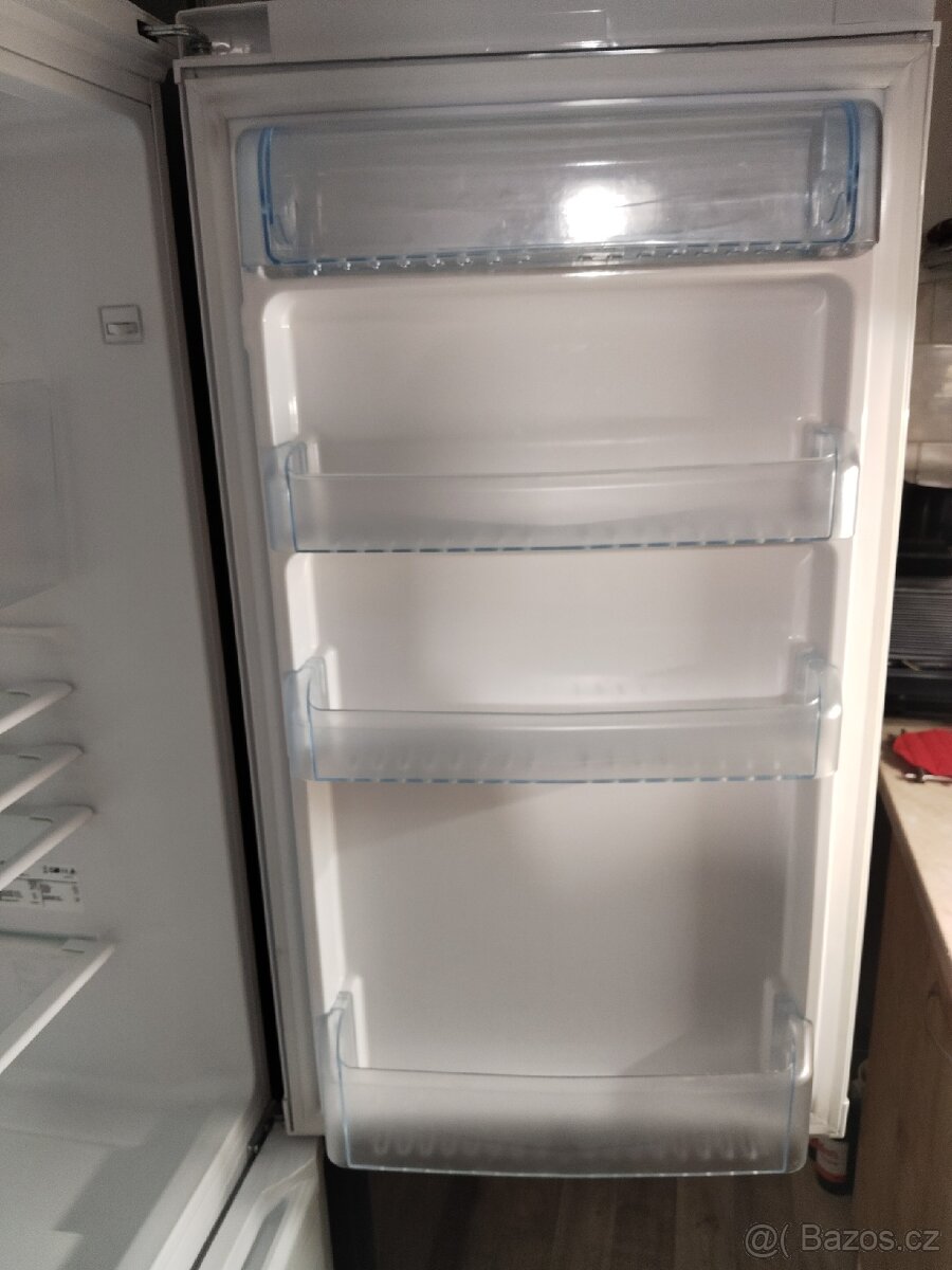 Lednička s mrazákem Beko - 7