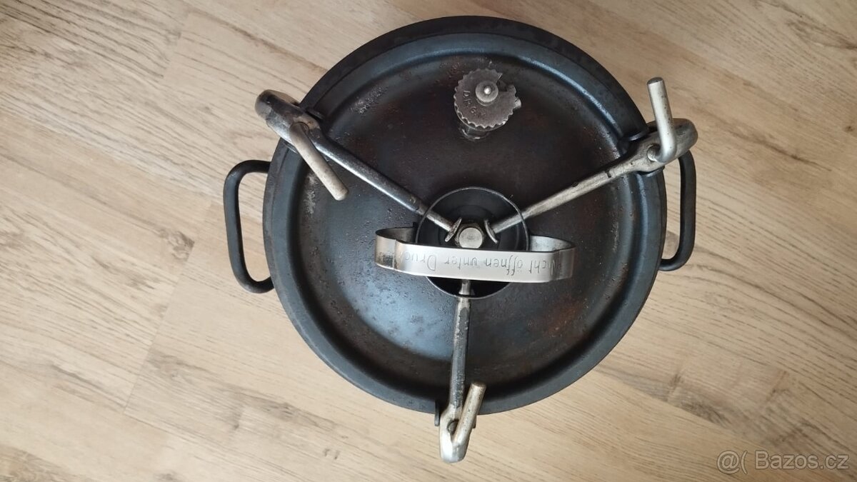 Velmi starý tlakový hrnec tzv.tlakáč D.R.G.M - 5,45kg - 7