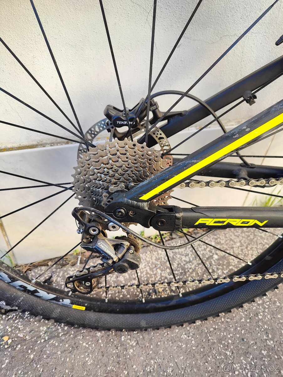 Leader Fox arcon velikost:16" kola:29" - 7