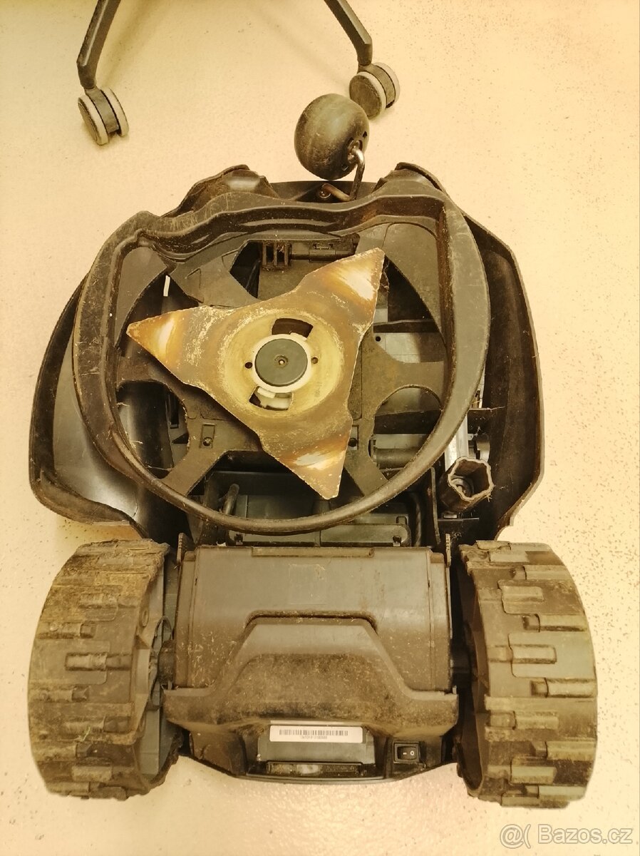 Roboticka sekacka RoboMow XR2 2000 na ND - 7