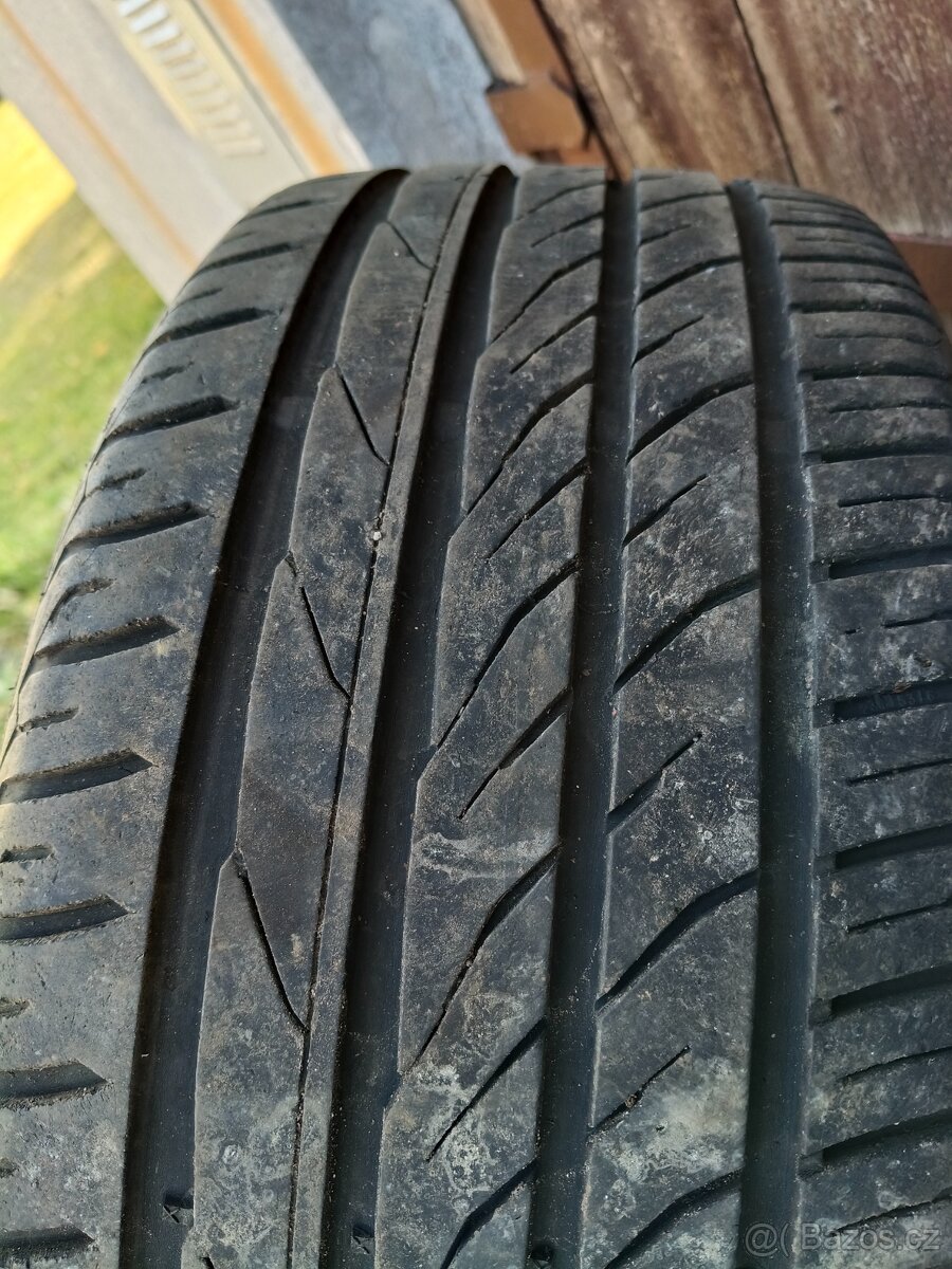 215/40R17 - 7