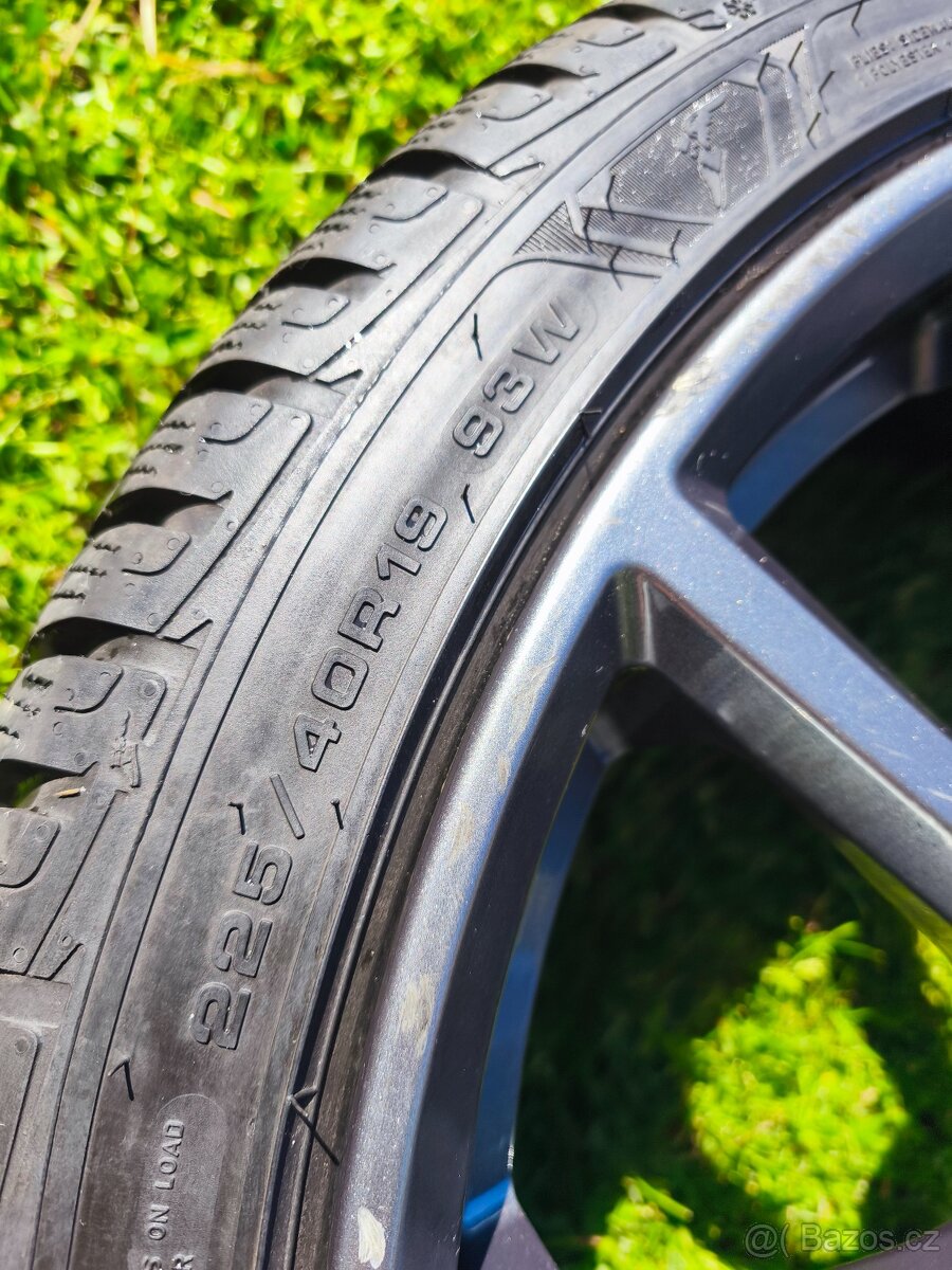 Dvourozměrná zimní sada KIA Stinger r19 5x114,3 9mm - 7