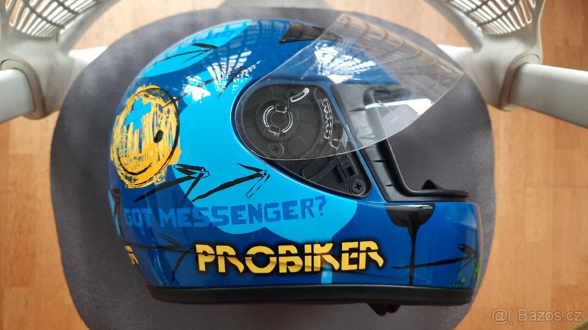 Značková dětská helma na motorku, čtyřkolku nebo motokáru - 7