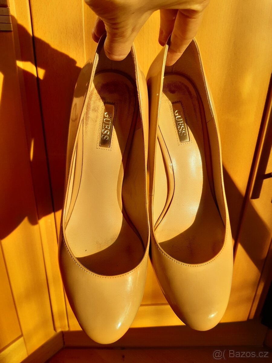 Béžové lakové lodičky Guess 38 - 7
