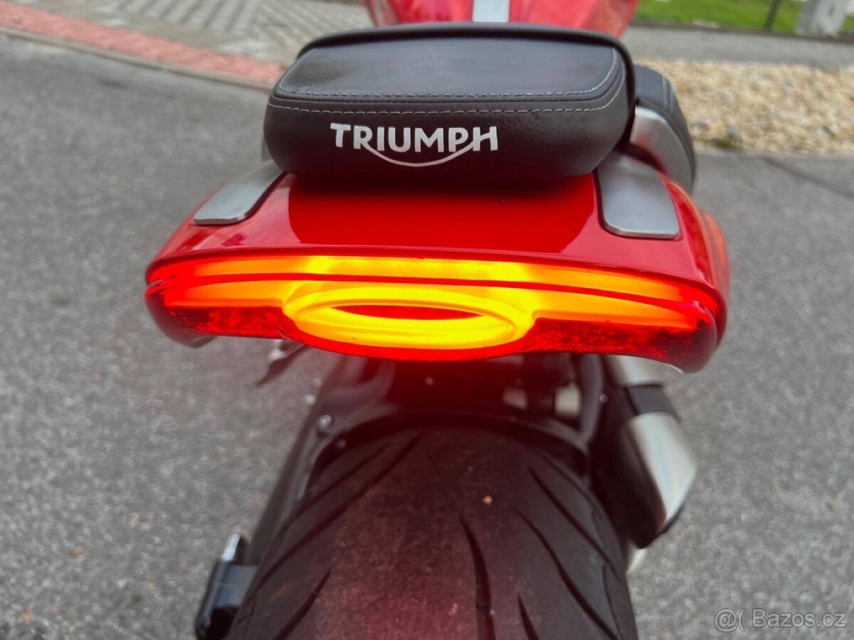 Prodám TRIUMPH ROCKET 3 - 7