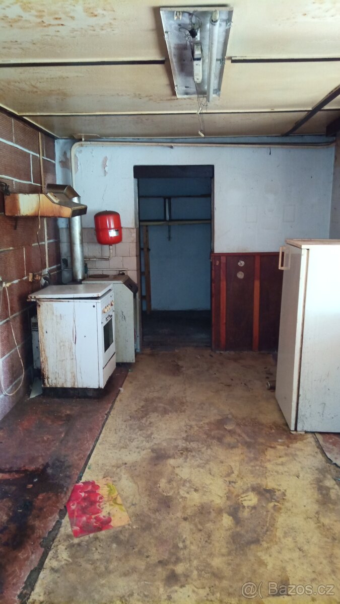 Rodinný dům nebo pozemek v Litobratřicích - 7