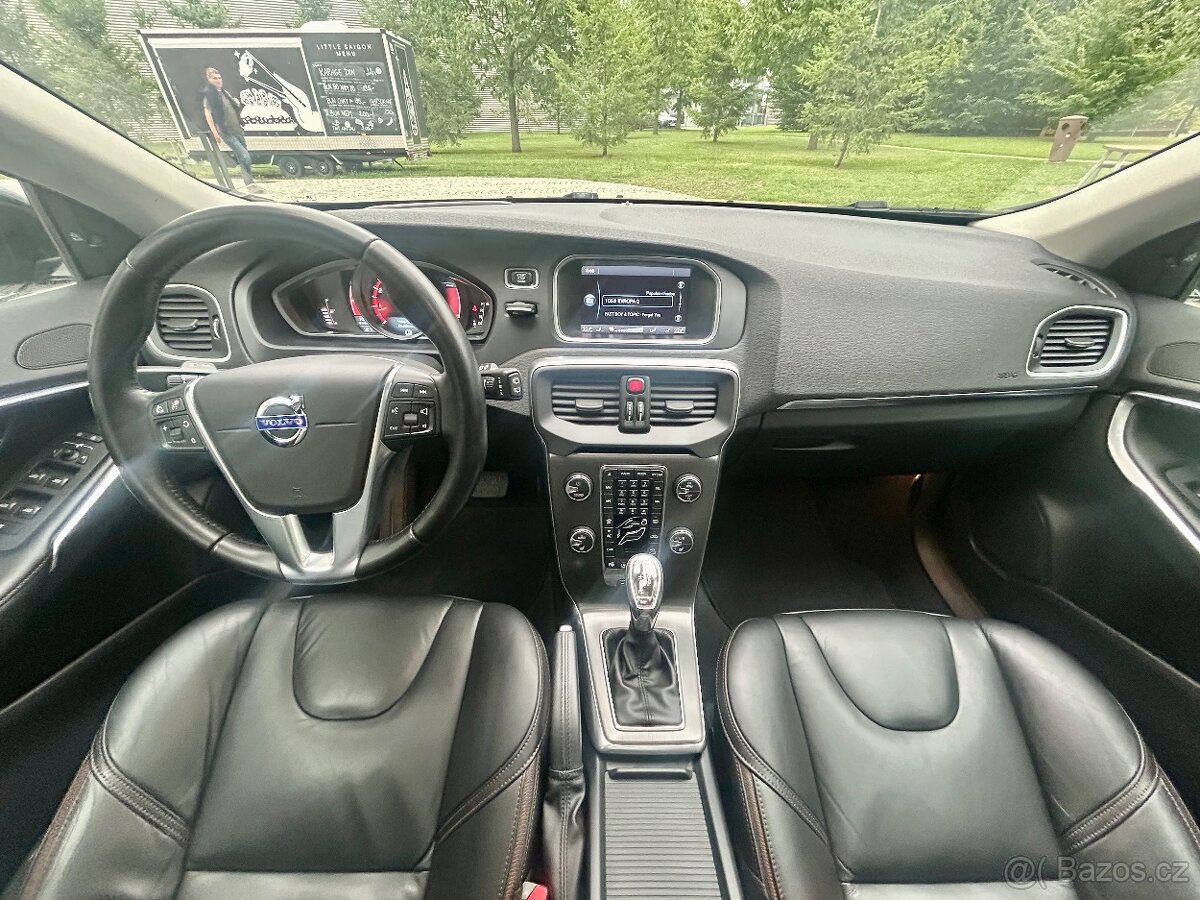 VOLVO V40 CROSS COUNTRY 2.5 T5 187KW 4x4 SUMMUM-AUTOMAT-ACC - 7