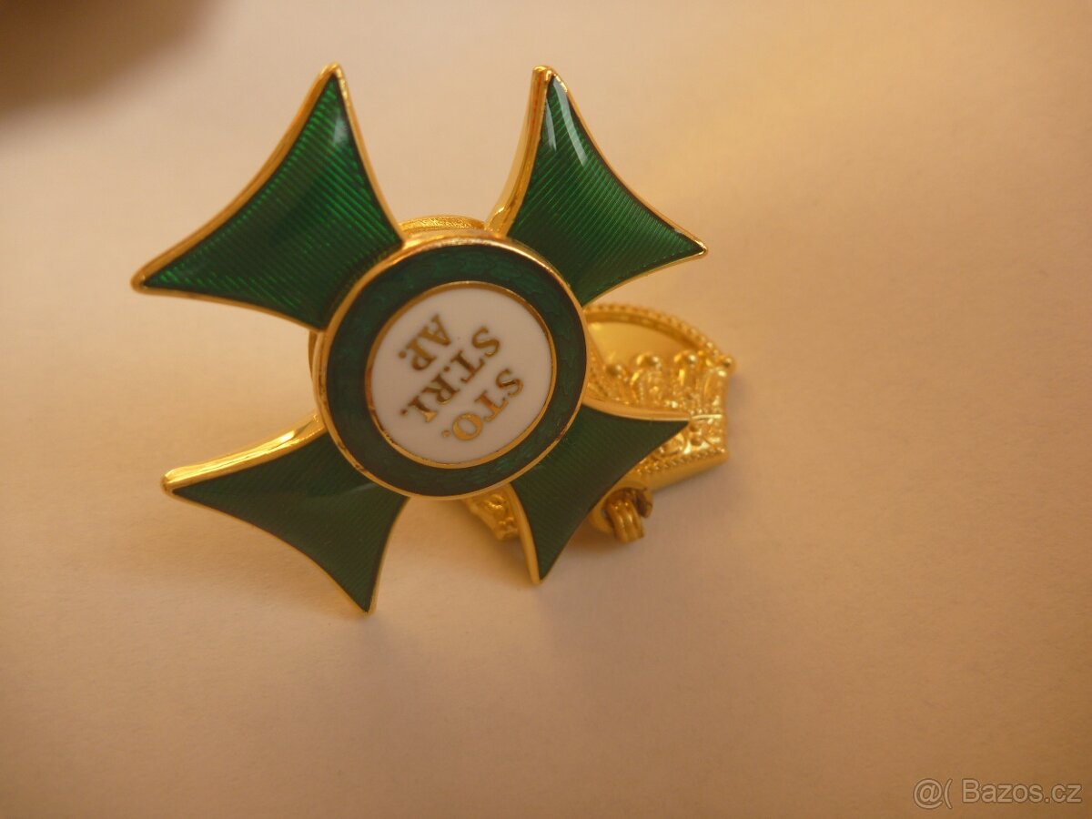 RU královský řád svatého Štěpána Uherský kříž FJI. R-U - 7